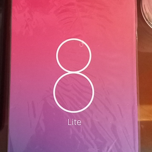 Phone - Picture 10 of 11